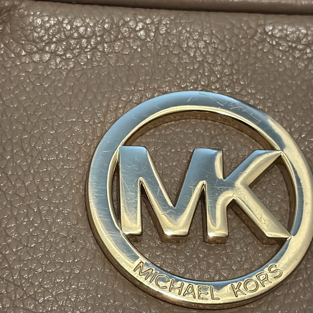 Michael Kors crossbody | tan - Picture 9 of 9